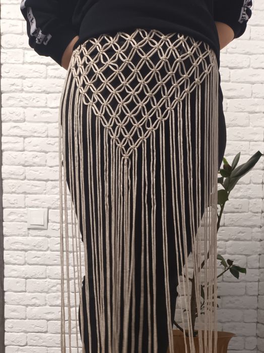 Пояс хустка припинда виконана у стилі макраме