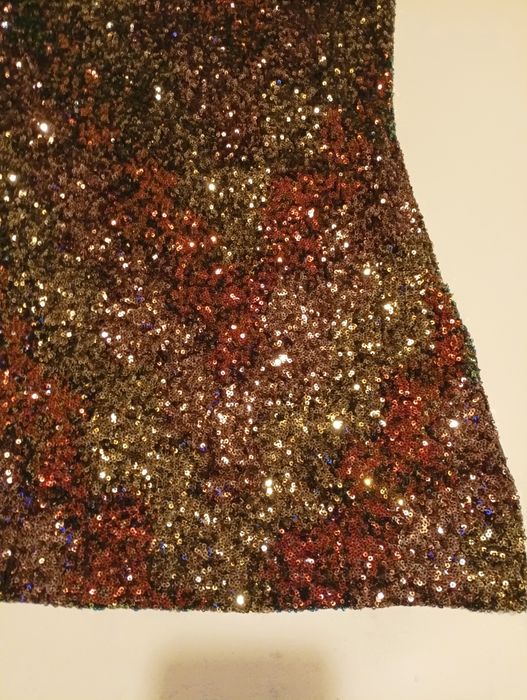 Vestido abrilhantado,de marca Pull&Bear, tamanho L, vestido Novo, nunca usado