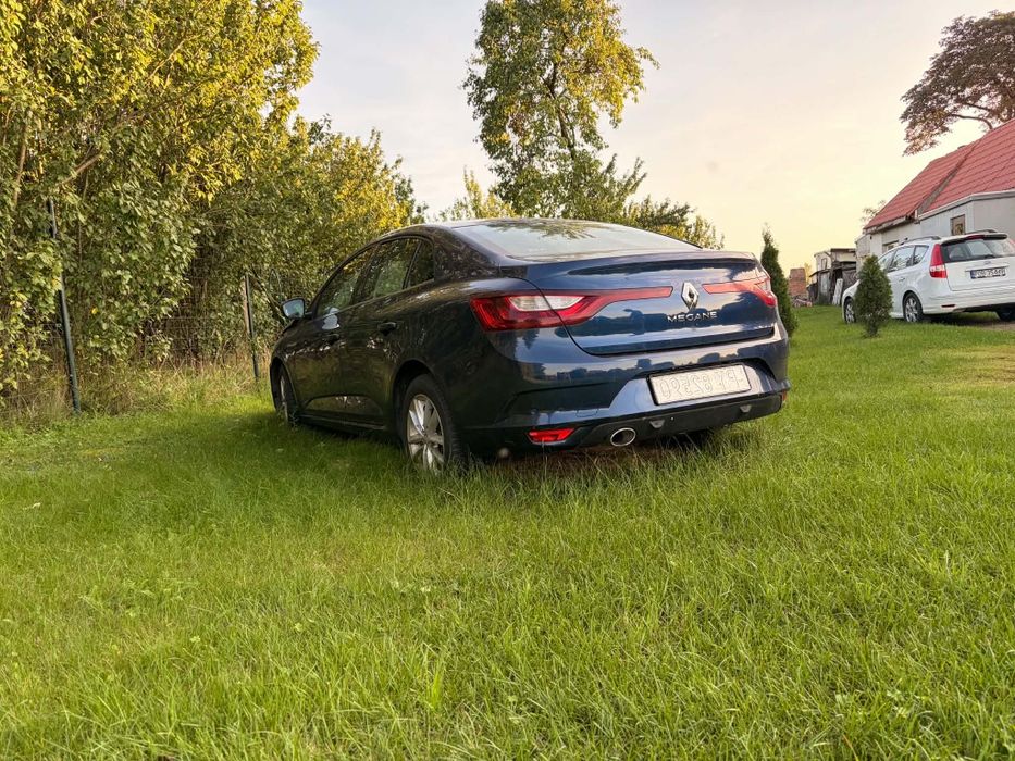 Sprzedam jak na zdjęciach Renult Megane rok 2019 z silnikiem 1.5d 115km