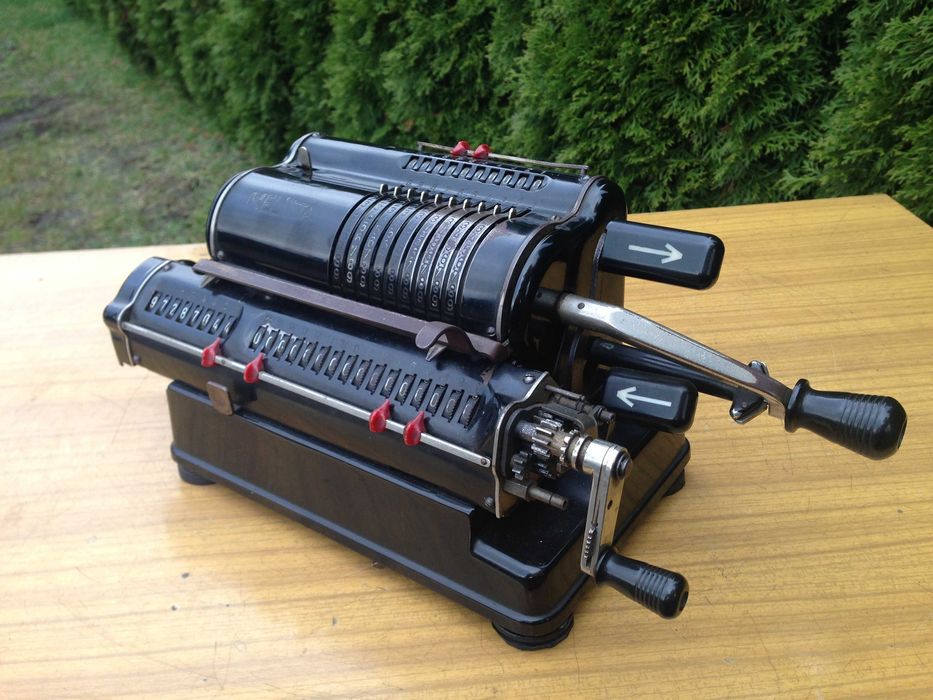 Zabytkowa maszyna do liczenia MELITTA.