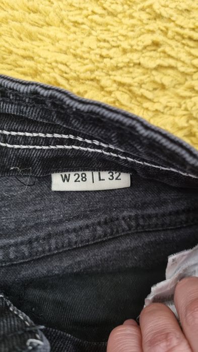Spodnie jeansowe Cropp