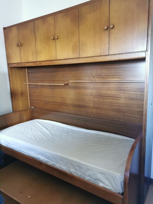 Cama/estúdio em madeira