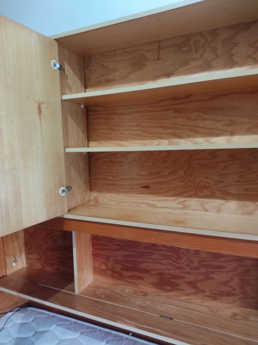 Estúdio em pinho com cama e gavetão com 90/180