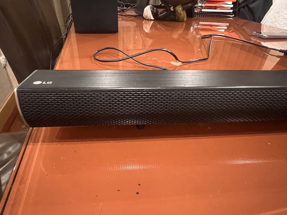 Soundbar e subwoofer