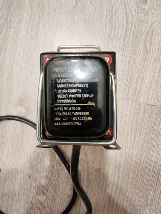 Продам студійні монітори Mackie MR5 5" (пара) + студійна звукова карта