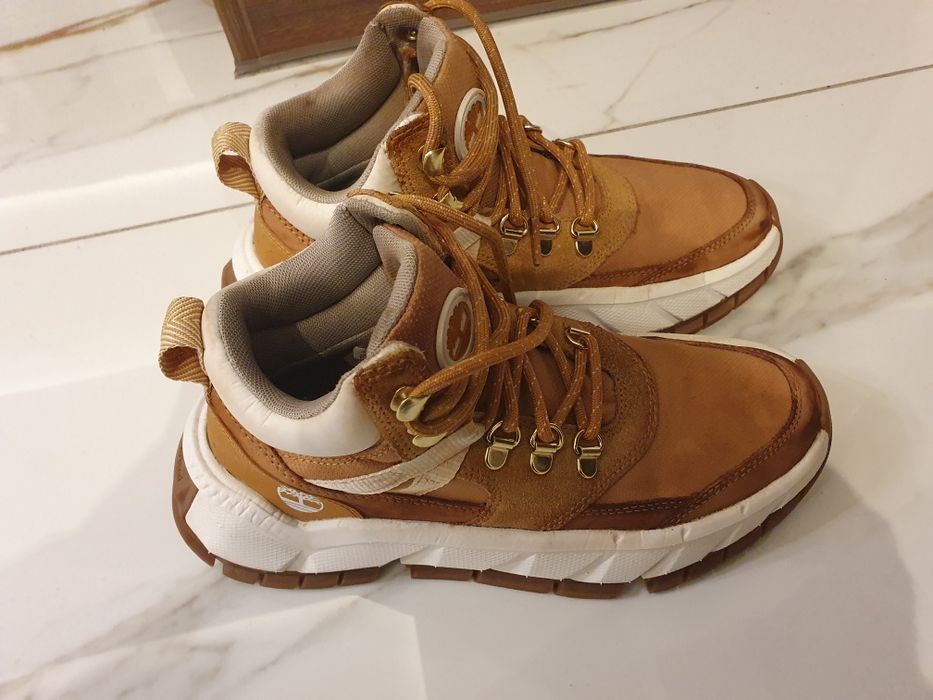 Sprzedam młodzieżowe buty