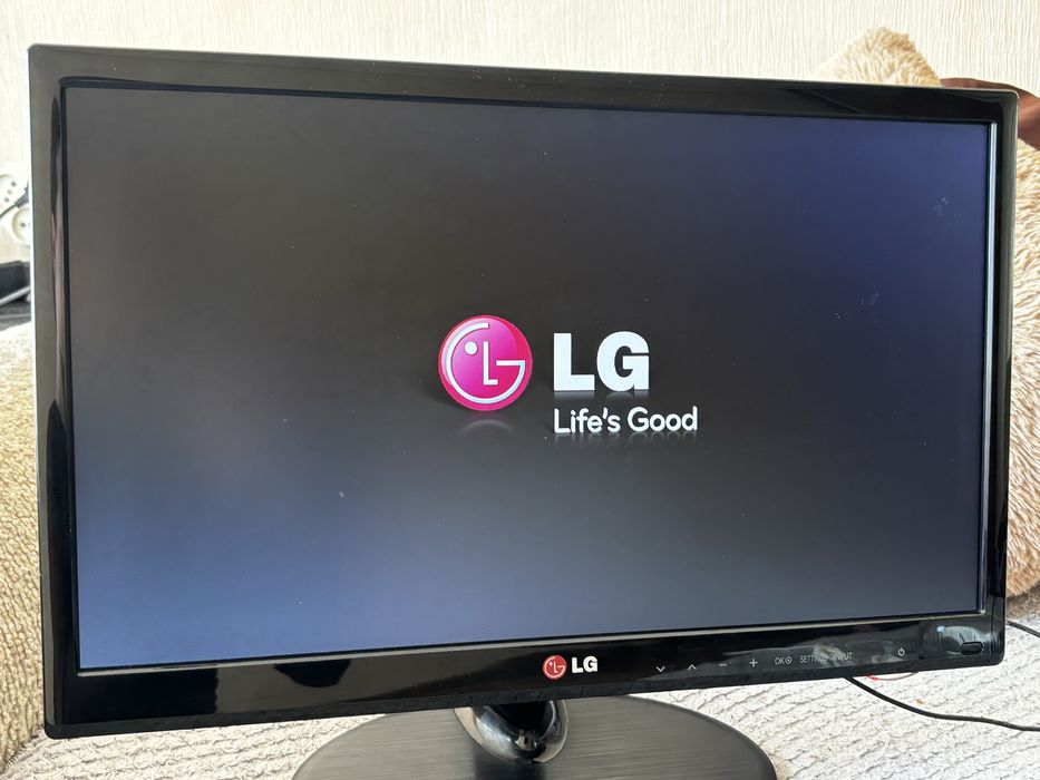 LG 19MN43D | Монітор + ТВ | HDMI | гарний стан