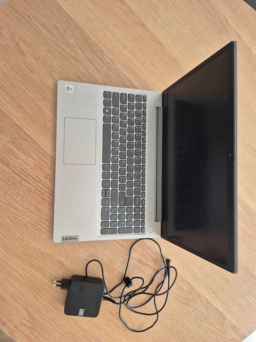 Laptop Lenovo IdeaPad 3 15IIL05