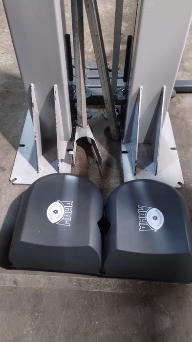 Podnośnik dwukolumnowy MAHA ECON3 3t kolumnowy warsztatowy samochodowy