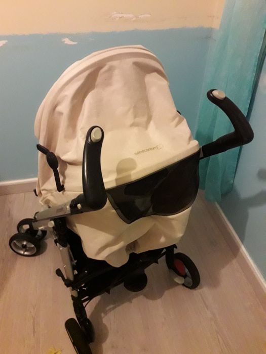 Carrinho bebé ,cadeira auto. Tudo em bom estado