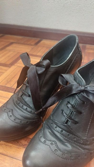 Botins pretos clássicos