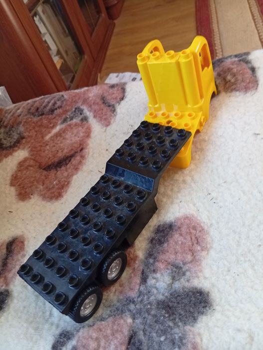 Elementy konstrukcyjne klocki LEGO auto ciężarowe