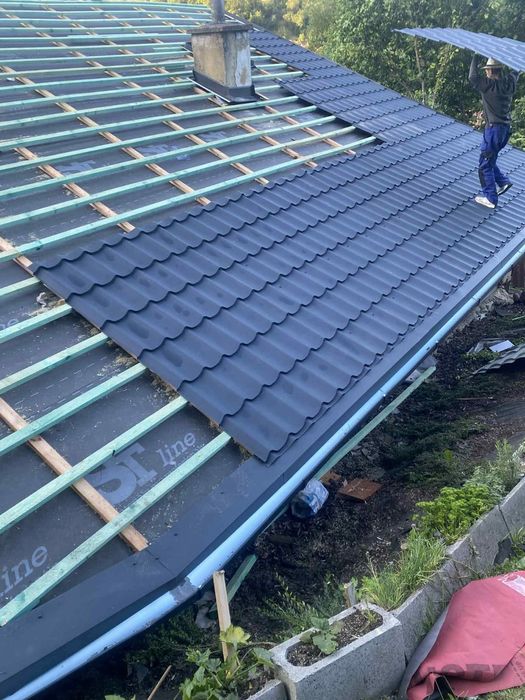 Wykonujemy prace budowlane w zakresie budowy nowych dachów z blachodac