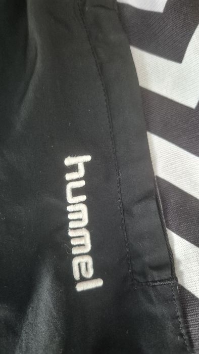 Hummel spodnie dresowe 152 cm
Normalne ślady użytkowania I prania