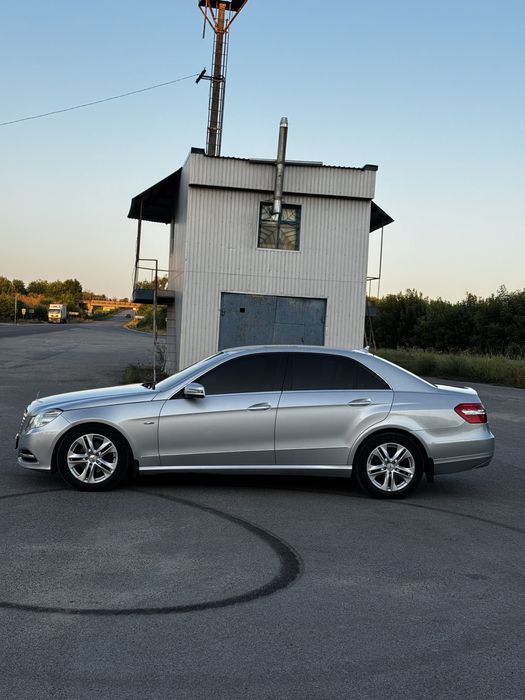 Mercedes-Benz E-Class 2010 VIN WDD2120021A339980 фото оголошення 3 з 8