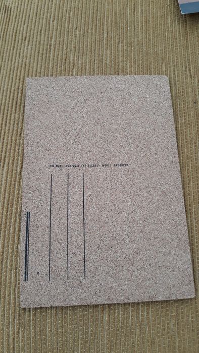 Postal antigo em cortiça.