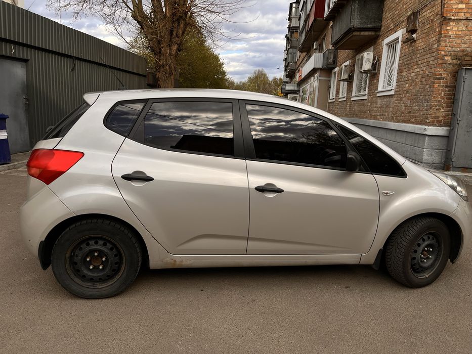 Kia venga 2011 года