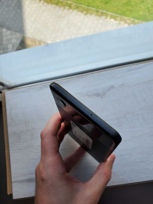 Google Pixel 2XL - (G011C) 4/128GB Black Amoled 12.3Мп