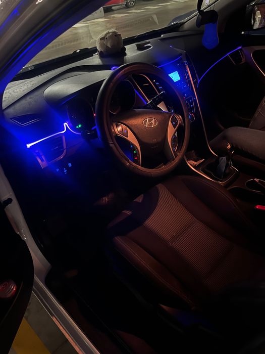 Hyundai i30 blue drive