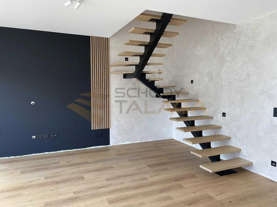 Schody loft na konstrukcji stalowej, metalowe, samonośne.