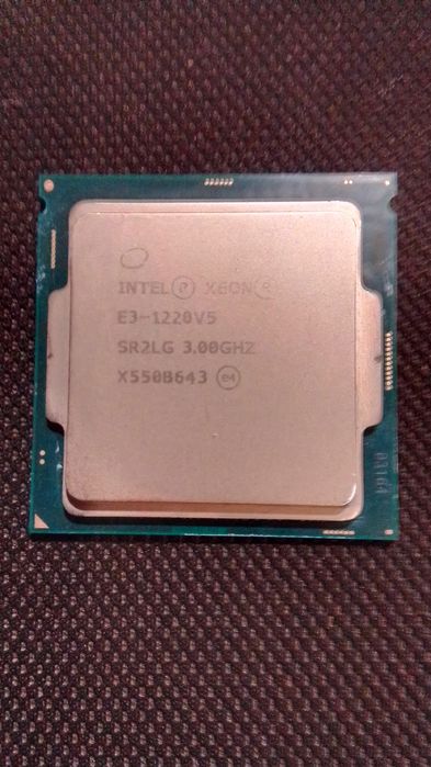 Intel xeon e3-1220v5
