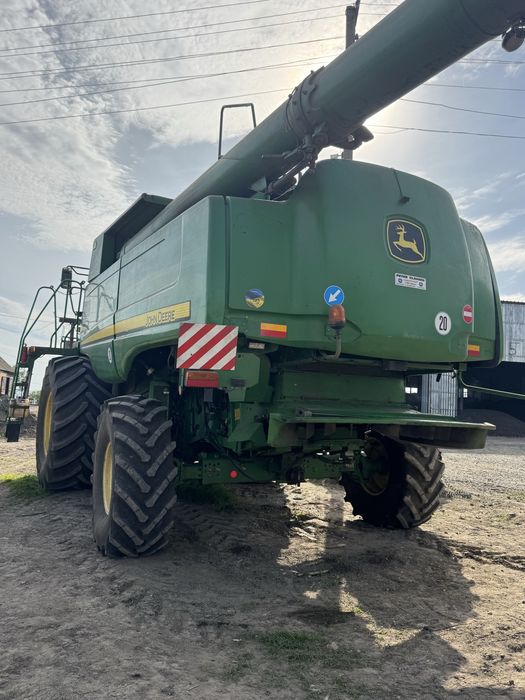 Продам John Deere S690