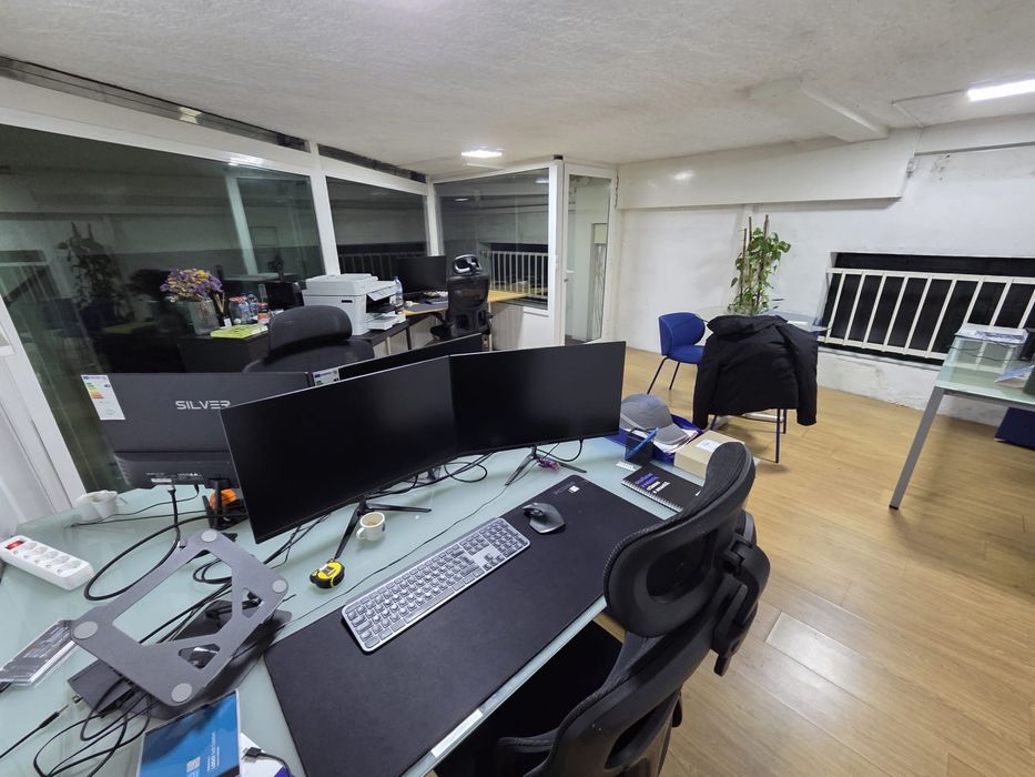 Armazém 140 m² com Parque e Escritório – Arrendamento Curta ou Longa Duração