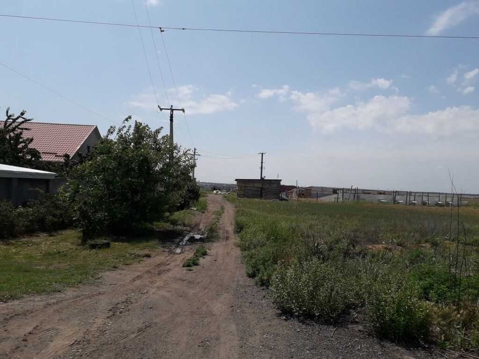 Продам    ділянку 50 соток з гарною локацією та  сонячним освітленням