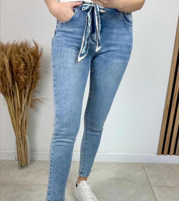 Jasne Jeansy Push up wstążka rozm. S 24 M.Sara