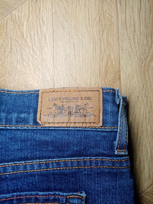 Джинсы Levi's в отличном состоянии