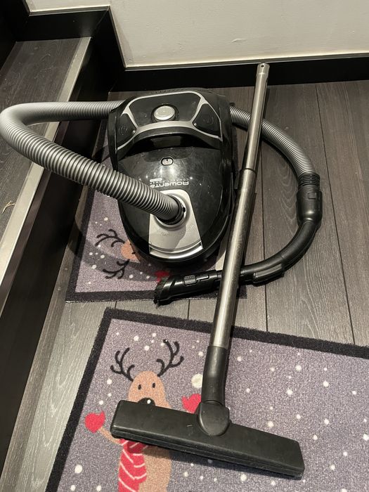 Aspirador Rowenta com vários acessórios