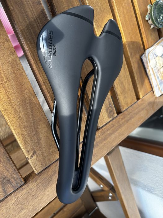 Siodelko JAK NOWE - San Marco Aspide Short Sport Narrow