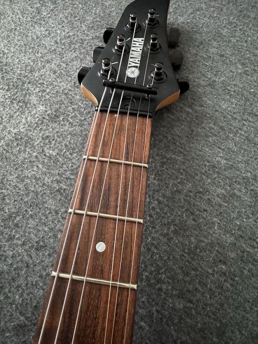 Gitara elektryczna Yamaha RGX 121 Z + gratis