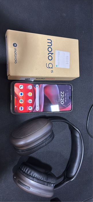 Moto G15 e fone
