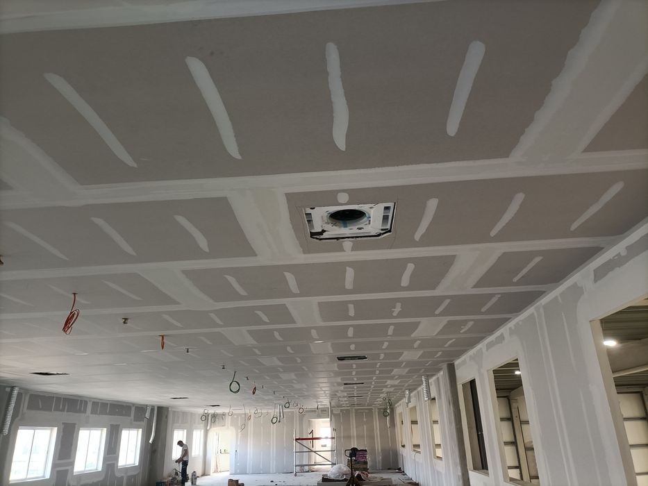 Execução de Tectos falsos e divisórias em Gesso Cartonado