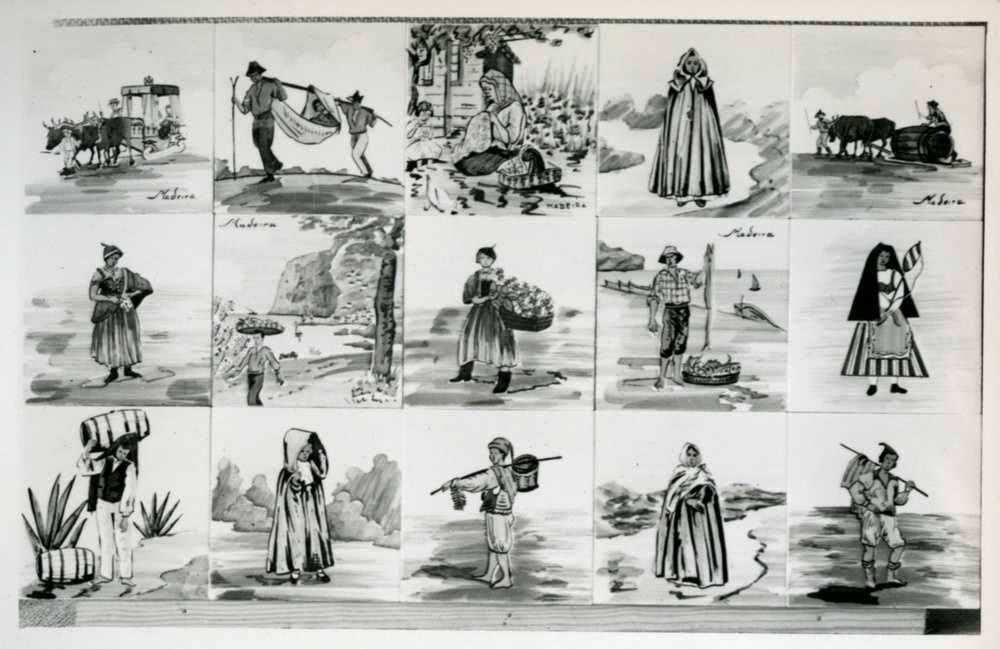 Anos 50/60 - Mesa de centro ou apoio c/ tampo azulejos Fábrica Aleluia