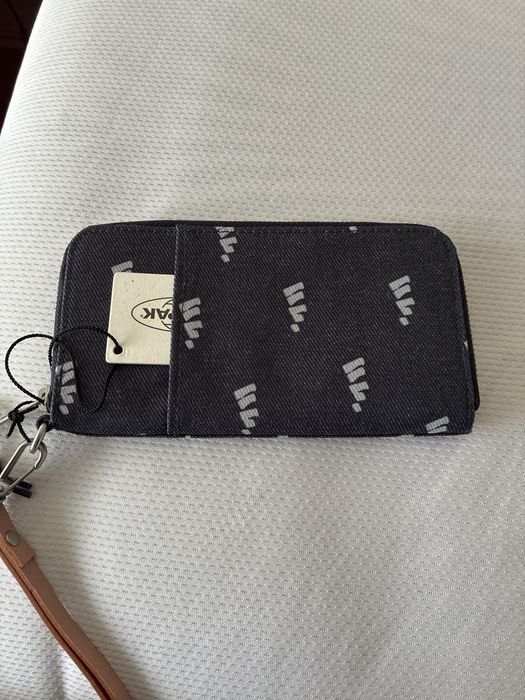 Carteira de senhora Eastpak original nova com etiqueta