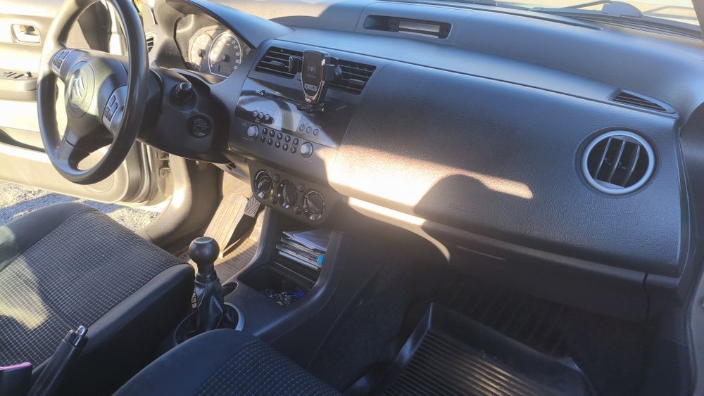 Auto Suzuki Swift