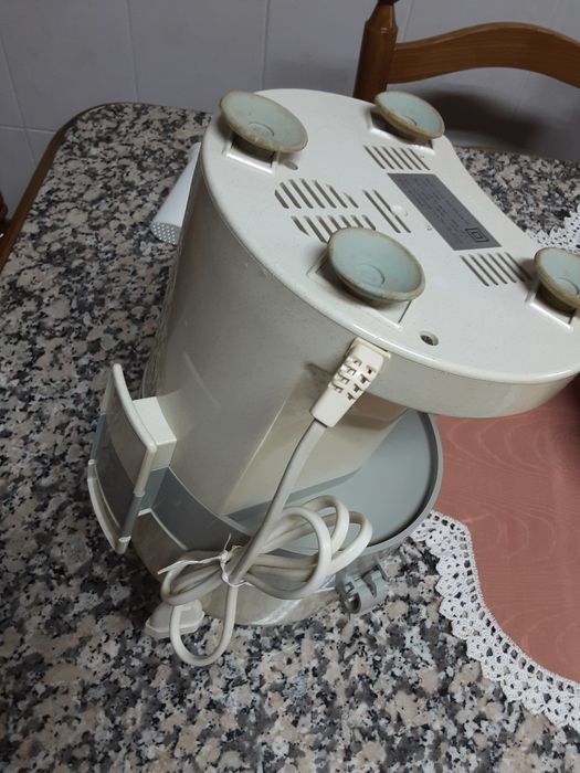 Centrifugadora para sumos estado nova vista por dentro e por fora