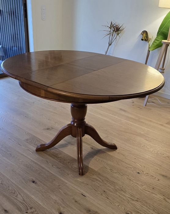 Mesa em madeira maciça redonda extensível