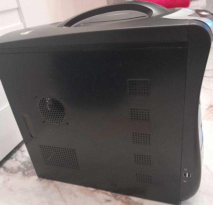 Sprzedam tanio komputer stacjonarny