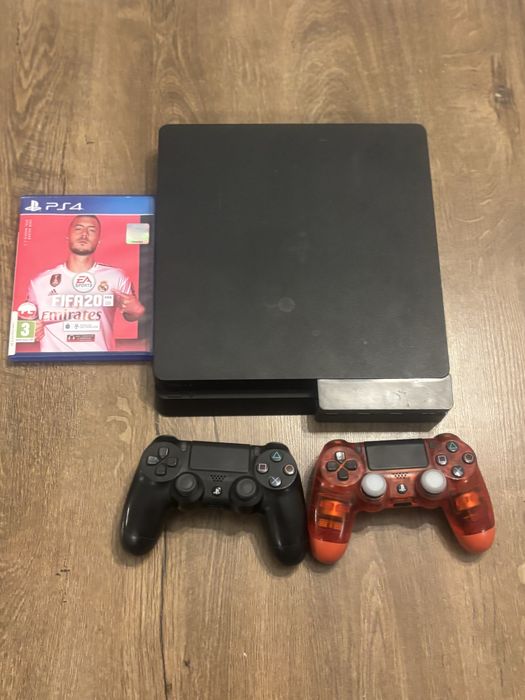 PS 4 SLIM 500 GB + 2 PADY + Gra