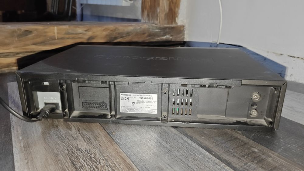 Odtwarzacz wideo Panasonic NV-SD235