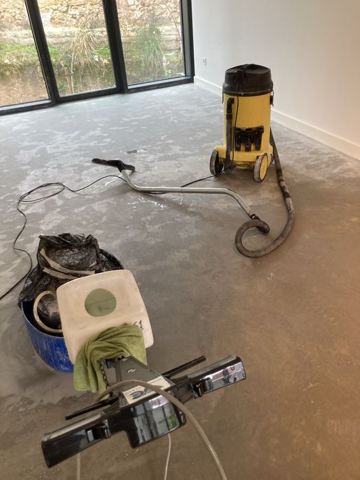 Limpeza e tratamento de pavimentos