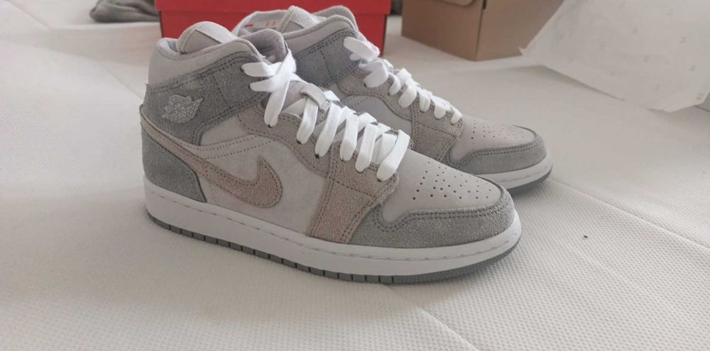 Air Jordan 1 MID | Particle grey