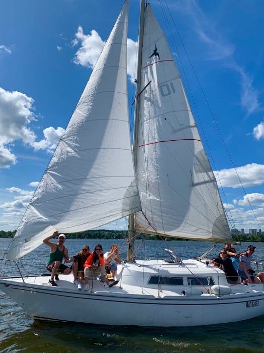 Продам парусно-моторную яхту Jeanneau Poker 27