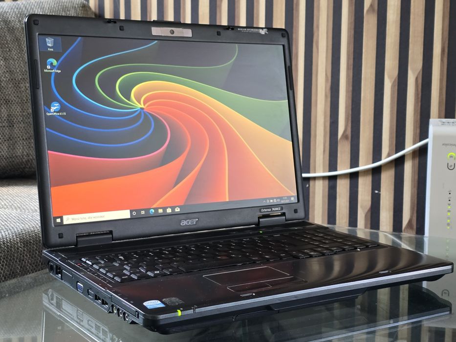 Duży Laptop Acer 17,3 Dysk SSD 4GB RAM Windows 10 Office