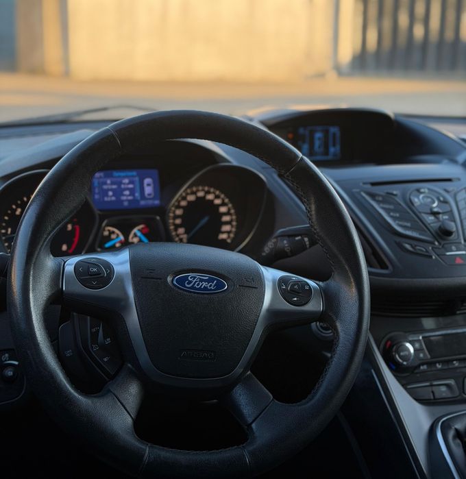 Ford Kuga 2.0 TDCI 140cv-2013 foto 5