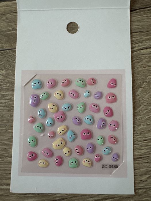 Naklejki na paznokcie