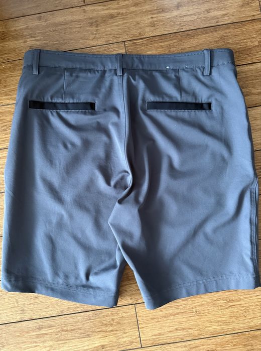Calvin Klein Golf szorty męskie r. 36